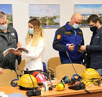 На Кольской АЭС 13 мая состоялась выставка-презентация СИЗ, посвящённая Всемирному Дню охраны труда, с участием предприятий-производителей.